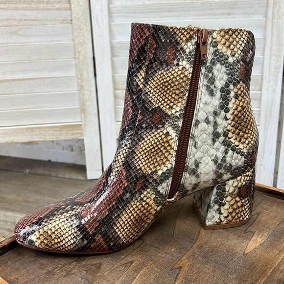 Chinese Laundry Davinna Block Heel Faux Reptile Ankle Bootie 8.5 - Picture 3 of 10